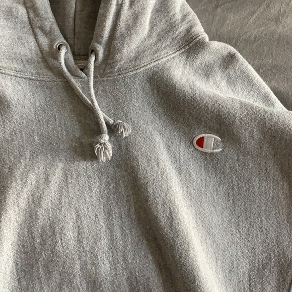 Size large (fits medium) grey champion hoodie - Picture 2 of 4